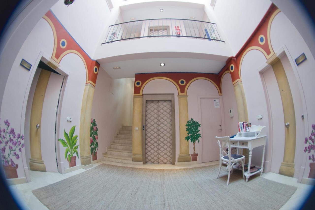 Life Apartments Giralda Suites Seville Exterior photo